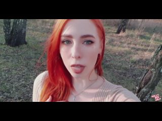 mollyredwolf | manyvids | i piss in the park